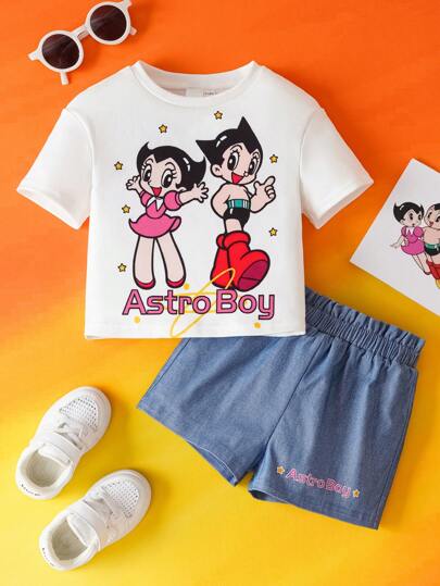 Astro Boy X  طقم بنوتة صيفي مكون من تي شيرت ابيض قصير الأكمام مكتوب عليه رسوم كرتونية جذابة وشورت أزرق مصنوع من قماش الجينز المزيف