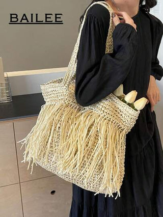 BAILEE قطعة واحدة عصرية وذات سعة كبيرة، لون أحادي، حقيبة شاطئ مصنوعة من حشيشة منسوجة بتصميم مجوف وشرابات كبيرة، خفيفة الوزن وقابلة للطي بمقابض مزدوجة، مناسبة للنساء في الإجازات والعطلات والعمل اليومي والتسوق مع الأصدقاء والملابس العصرية