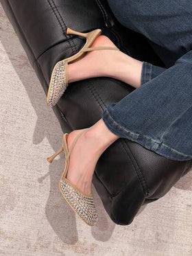 Xin Jing Shoes أحذية نسائية أنيقة ذات كعب عالي، كاجوال وجذاب بتصميم عصري، برؤوس مستديرة مرصعة بالراين ستون وظهر مفرغ، كعب متوسط مناسب للتنقل والمواعدة