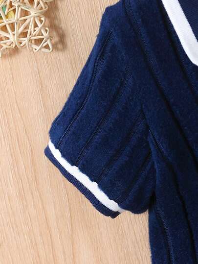 SHEIN Vintaside Kids مجموعتان من ملابس الأطفال الصبية، قميص بولو بلون أزرق نافي وشورت، نسيج مجعد، مناسب للأنشطة اليومية والمدرسة والعطلات، أناقة أنيقة، مناسبة للوقت الحر العائلي والرياضة والحفلات، ملابس للأطفال الرضع متوافقة للجنسين للصيف