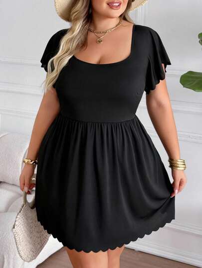 SHEIN CURVE+ فستان طويل متواضع ذو طبقة كشكش وقماش محبب، بحجم كبير، بقطعتين للسباحة