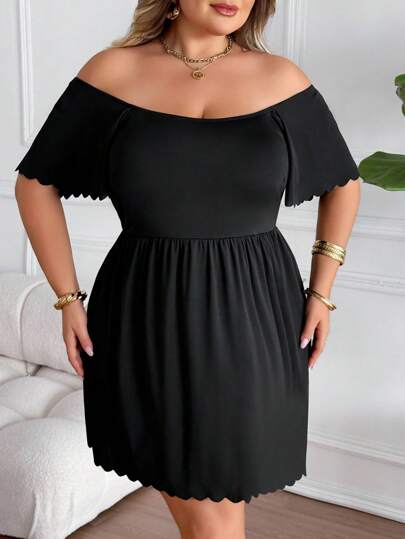SHEIN CURVE+ فستان طويل متواضع ذو طبقة كشكش وقماش محبب، بحجم كبير، بقطعتين للسباحة