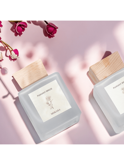 مجموعة موزع عطر بلا لهب (1 زجاجة زيت أساسي + 5 عصي معطرة), 4 روائح من مستخلصات نباتية طبيعية، موزع عطر ديكور المنزل، منعش دائم للغرف والمكاتب وغرف المعيشة والحمام، هدية مثالية لأعياد الميلاد وعيد الميلاد