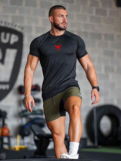 Manfinity Sport PWRUP تي شيرت رجالي رياضي مريح بأكمام قصيرة، تي شيرت رياضي مضغوط، قميص كرة سلة، تي شيرت رجالي مطبوع عليه I Love My Boyfriend، ملابس رياضية للرجال، تي شيرتات وقمصان رياضية للجري