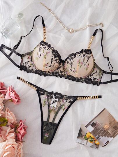 SHEIN Esselle مجموعة ملابس داخلية مثيرة للنساء 2 قطعة (صدرية وسراويل) مطرزة بالورود على حرير مع سلسلة زخرفية