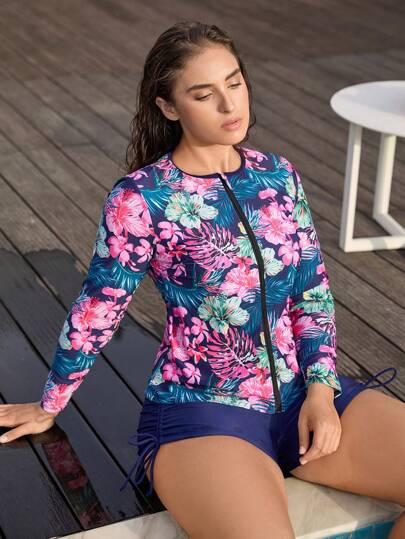 SHEIN Swim مجموعة بحر للمرأة ذات المقاس الكبير، مكونة من 4 قطع: توب قطعة واحدة رياضي مطبوع بالطراز الأوروبي والأمريكي ، شورت جانبي بسحاب ،بدلة سباحة