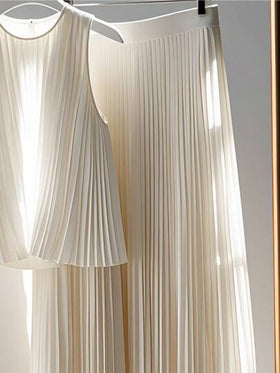 Franclia زي سيدات كبيرات الحجم 2025 أنيق للحياة اليومية، مصمم بطيات في تصميم لوني متناسق وقطعتان، أناقة وتعدد الاستخدامات