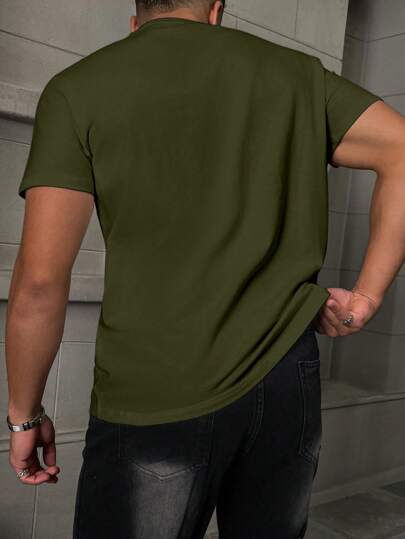 Manfinity Homme تي شيرت رجالي صيفي كاجوال فضفاض بأكمام قصيرة ورقبة دائرية منقوش عليه حروف