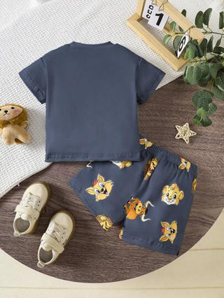 SHEIN Playful Pals مجموعتان للأطفال الرضع الصبية العصرية: ملابس علوية كم قصير برقبة دائرية بطباعة الأسد +بنطلون بطباعة بسيطة لبقرة باللونين الرمادي والأخضر، ملابس ناعمة ومريحة للارتداء اليومي، للمدرسة، للخارج، إجازة، التنزه المنزلي، الرياضة