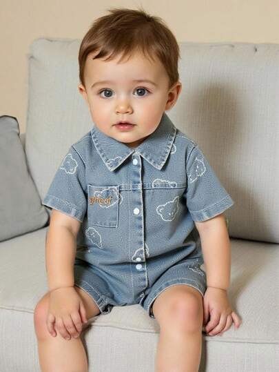 SHEIN Playful Pals رومبير رومبر قصيرة الأكمام مطبوعة برسومات دببة جميلة للأطفال الرضع الذكور، ملابس صيفية للرضع