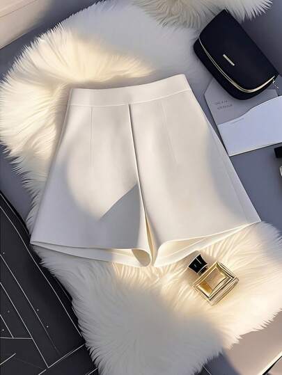 SHEIN Clasi شورت أنيق وبسيط للنساء بجيوب عملية وأزرار زخرفية في قصة A-Line، باللون الأحادي، مناسب للربيع والصيف