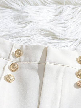 SHEIN Clasi شورت أنيق وبسيط للنساء بجيوب عملية وأزرار زخرفية في قصة A-Line، باللون الأحادي، مناسب للربيع والصيف