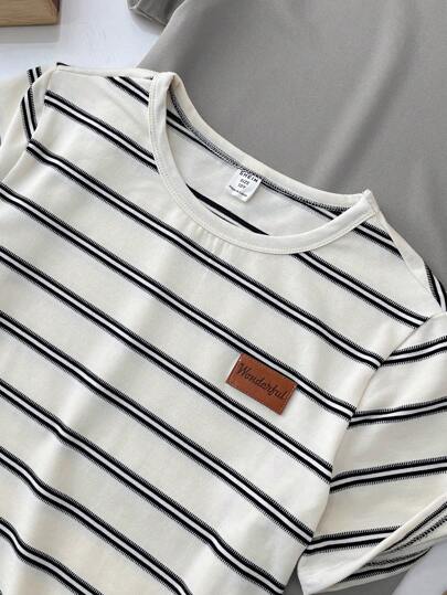 SHEIN مجموعة من 4 قطع لصبي بتصميم خطوط مصمم رياضي بفتحة رقبة وأكمام قصيرة مع بنطال، مناسب لارتداء في الخروجات والمدرسة واليومي والرياضة، للربيع والصيف
