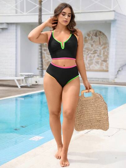 Swim SPRTY بدلة السباحة الحجم الكبير للنساء ذات قطعتين ، البلوزة حرف V ، خطوط وألوان متباينة باللونين الأسود والرمادي، ملابس شاطئ كاجوال