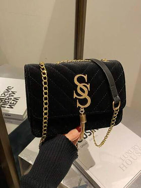 EMERY ROSE حقيبة كتف مبطنة من جلد البولي يوريثان بلون واحد، حقيبة كروسبودي سلسلة ذات رفرف مناسبة للحفلات المسائية، حقيبة جيب مربعة جديدة للسفر والعطلات والهاتف المحمول والنقود، حقيبة رسول للذهاب والعودة اليومية للموظفين والطلاب