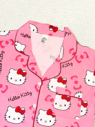 بيجاما Sanrio [رخصة رسمية] مجموعة مكونة من 2 قطعة للبنات الأطفال والأطفال الرضع هالو كيتي وقطة الكرتون طباعة حرف أربطة قصيرة الأكمام وشورت ملابس منزلية مريحة بيجاما