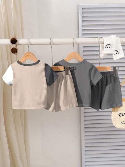 SHEIN مجموعة بلوزة وشورت كاجوال مبسطة لطفل صبي ، تصميمة العنق المستدير الأكمام القصيرة مناسبة للاستخدام الصيفي قطعتان/المجموعة