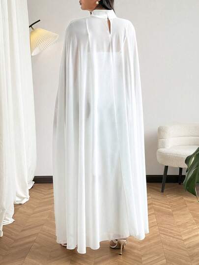 SHEIN Clasi جمبسوت مُصممة بأسلوب بسيط وأنيق للمقاسات الكبيرة، للصيف