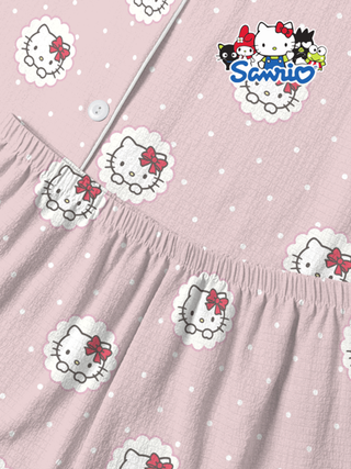 Sanrio مجموعة بيجامات للنساء بتصميم هيلو كيتي، تشمل ملابس علوية ذات أكمام قصيرة وشورت، مطبوع عليها رسوم كرتونية، مريحة ودافئة، مناسبة لجميع الفصول