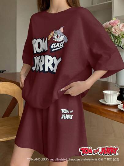 DAZY TOM AND JERRY X DAZY طقم بيجاما قصير الأكمام مطبوع عليه رسائل، واسع وكاجوال