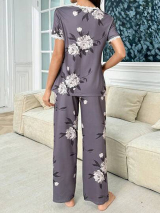Shein Underwear&Sleepwear Maternity طقم نوم نسائي مزخرف بطباعة الأزهار وحافة من التل على الرقبة V مع سراويل قصيرة، مناسب للحمل