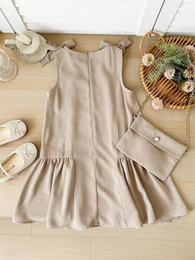 SHEIN LMoss Kids فستان بناتي بياقة مستديرة بدون أكمام وقص ضيق بلون واحد
