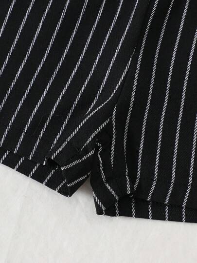 SHEIN 3 قطع ملابس للأطفال الرضع والصغار من الأولاد، طقم بلوزة مخططة باللونين الأبيض والأسود بأسلوب جنتلمان، شورت، وكاب قابل للإزالة، من قطن عالي الجودة