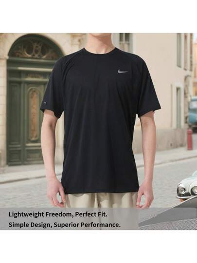 Nike تي شيرت AS M NK DFADV STRIDE SS TOP للرجال ملابس رياضية كاجوال للياقة البدنية بأكمام نصفية ورقبة دائرية وأكمام قصيرة HV5204-010