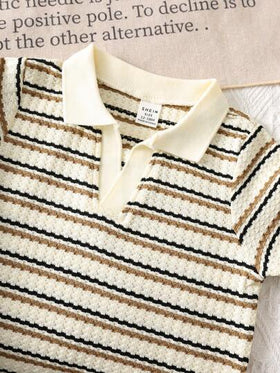 SHEIN مجموعة مكونة من 2 قطعة للأطفال الرضع البنات/البنين: قميص بولو مخطط ذو ملمس مثير للاهتمام وشورت جينز ذو خصر مرن لملابس الصيف المنزلية والخارجية والسفر