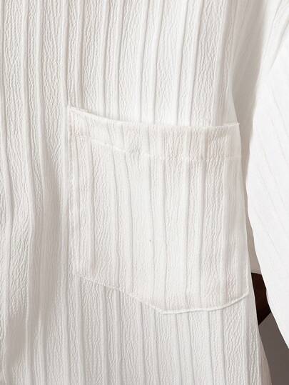 SHEIN Vacaura ملابس تتكون من قميص قطن نسيج مخطط بياقة عالية مع شورت مخطط للفتيان العصريين (2 قطعة), مريحة وعصرية