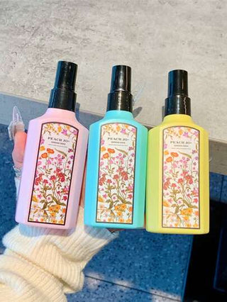 PEACH JO+ 1 قطعة / 100مل رذاذ عطر للأقمشة، رذاذ عطر للملابس، عطر خفيف وتنشيط طويل الأمد، معطر الهواء، مناسب لجميع أنواع الملابس والحمامات والغرف والخزائن والصالات المعيشة والسيارات، هدية عيد ميلاد وحفل التخرج