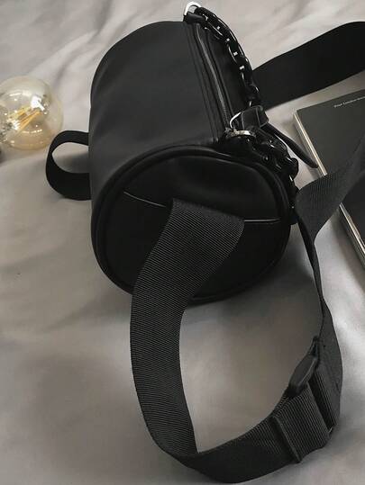 حقيبة رسول صغيرة للرجال ذات طراز أنيق، حقيبة تنقل، حقيبة أسطوانية بسلسلة، حقيبة صغيرة متعددة الوظائف بتصميم بسيط، حقيبة مقاومة للماء للعطلات