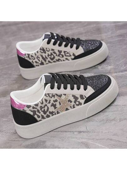 أحذية رياضية كاجوال للنساء مزينة بنجوم لامعة ، حذاء رياضي بأربطة عليا منخفض القمة ؛ أحذية كاجوال مطبوعة بنمر بتصميم أصابع قدم دائرية سوداء للنساء، أحذية ناعمة القاع مانعة للانزلاق للمنزل والمشي والخارج