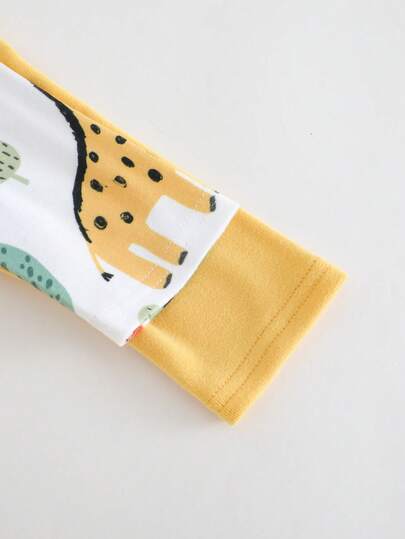 Cozy Pixies مجموعة أطفال رضع حديثي الولادة مكونة من قطعتين، كرومبر طويل الأكمام قطني ناعم برسومات حيوانات كرتونية مع جوارب قدم