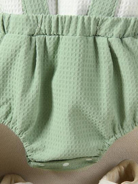 Souflis Souflis ملابس طفل ولد - قميص أبيض بياقة زر وأكمام قصيرة من قماش الفوط + شورت بحمالات قابلة للتعديل من قماش الفوط اللون المشمشي 2 قطعة، مناسب للارتداء اليومي والرياضي والمنزلي في الصيف ملابس طفل ولد كلاسيكية ملابس طفل ولد أنيقة ملابس طفل ولد أنيقة