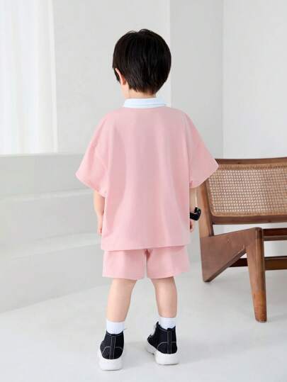 SHEIN Little Byeori مجموعتان من البنطلون والقميص القصير بطبعات حرفية كورية أنيقة للأطفال الصغار الأولاد والبنات لفصلي الربيع والصيف، قصة تناسب المناسبات اليومية