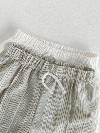 SHEIN Vintaside Kids 2 حبات مجموعة بنطلون أطفال بنين 4-7 سنوات ريفي بسيط عادي ، بسيط ، من القماش المنسوج ، مناسب للأنشطة الخارجية والاستخدام اليومي ، ربيع / صيف