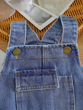 SHEIN Vintaside Kids بلوزة قطنية سادة وبذلة قصيرة جينز مع أربطة مطوية للربيع والصيف للأطفال الصبيان