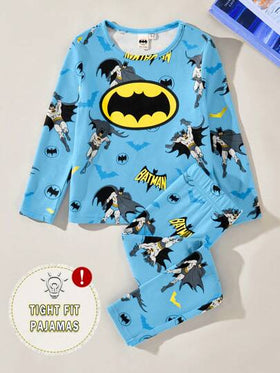 BATMAN X SHEIN 85th بجامة محكمة للأولاد الصغار مكونة من ملابس علوية رقبة دائرية مطبوعة بالرسوم الكرتونية والبنطلون مصنوعة من جوارب مرنة