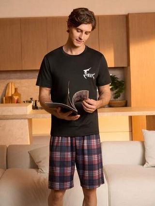 Manfinity Underwear&Sleepwear Basics ملابس علوية كاجوال رجالي قصير الأكمام ذو رقبة دائرية مطبوع عليه حرف