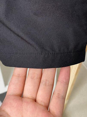 مجموعة مكونة من قطعتين للأطفال الصبيان ملابس صيفية عادية عصرية، تتكون من ملابس علوية بياقة مخططة وقصيرة الأكمام مع شورت مرن، مناسبة للارتداء اليومي والرياضة والمدرسة