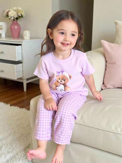 SHEIN مجموعة 2 قطعة من تيشيرت كاجوال بأكمام قصيرة ذو طبعة دب وبنطال طويل لبنات الأطفال الرضع من 0-3 سنوات ، للربيع والصيف
