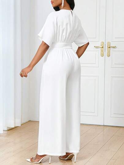 SHEIN Lady بدلة أنيقة للسيدات للارتداء في الصيف باللون الأبيض، بدلة لباس صيفي للنساء لارتدائها في العطلات