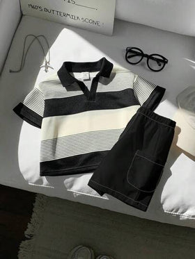 SHEIN مجموعة قميص بولو مخطط وشورت أبيض للأطفال الصبيان، مناسبة لحفلات عيد الميلاد والحفلات المسائية والزفاف وحفلات استقبال المولود الجديد وعيد الميلاد الأول وغيرها من المناسبات، مجموعة صيفية للأطفال الصبيان، قميص بولو مخطط وشورت للأطفال الصبيان باللونين ا