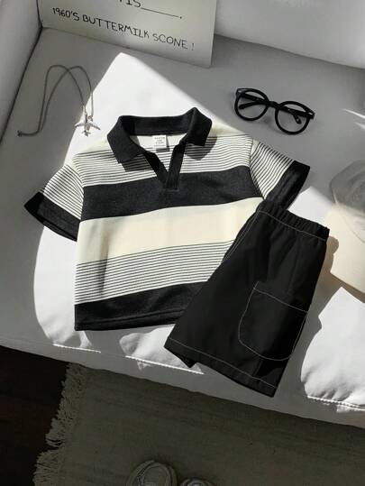 SHEIN مجموعة قميص بولو مخطط وشورت أبيض للأطفال الصبيان، مناسبة لحفلات عيد الميلاد والحفلات المسائية والزفاف وحفلات استقبال المولود الجديد وعيد الميلاد الأول وغيرها من المناسبات، مجموعة صيفية للأطفال الصبيان، قميص بولو مخطط وشورت للأطفال الصبيان باللونين ا