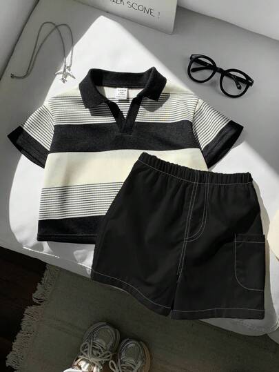 SHEIN مجموعة قميص بولو مخطط وشورت أبيض للأطفال الصبيان، مناسبة لحفلات عيد الميلاد والحفلات المسائية والزفاف وحفلات استقبال المولود الجديد وعيد الميلاد الأول وغيرها من المناسبات، مجموعة صيفية للأطفال الصبيان، قميص بولو مخطط وشورت للأطفال الصبيان باللونين ا