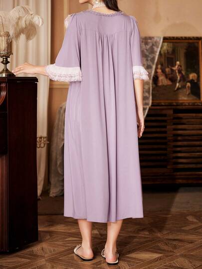 Shein Underwear&Sleepwear Maternity بيجامة حمل بأكمام ثلاثة أرباع وأزرار أمامية من النصف مع رقبة على شكل V، مصنوعة من قصاصات الدانتيل بطبقتين مفرطة الحجم