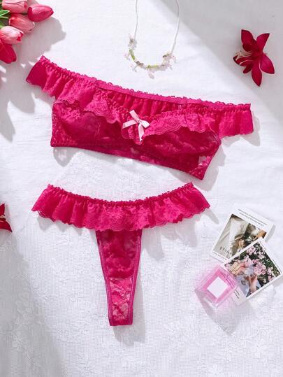 PetitDoll طقم ملابس داخلية سيكسي للنساء مكون من قطعتين ، مزين بالدانتيل الفاخر المكشكش والكتف المنكشف ، مميز ورقيق