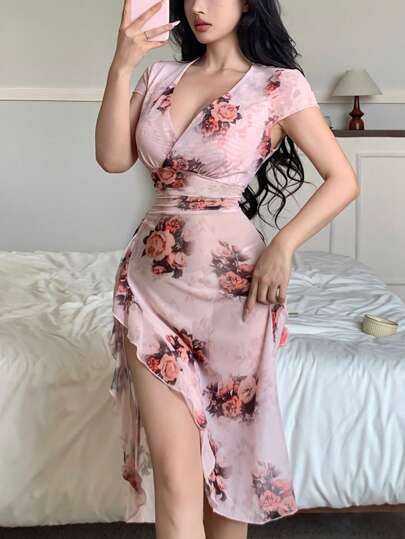 SHEIN ثوب ليل نسائي طويل أنيق ومثير بطبعات زهرية على شبك