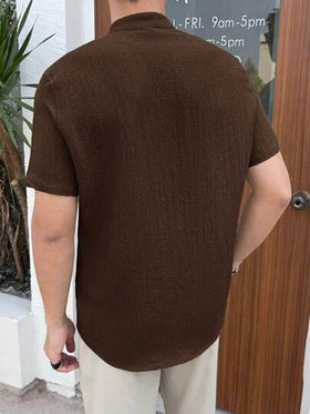 Manfinity BRENVOR قميص رجالي عادي منسوج ذو طوق قصير مرتفع